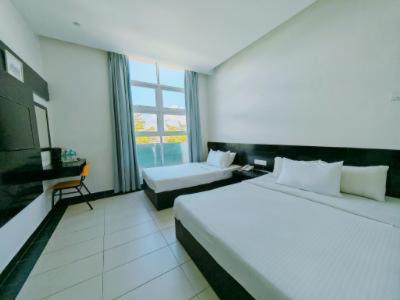 Citrine Hotel Сери Искандар Екстериор снимка