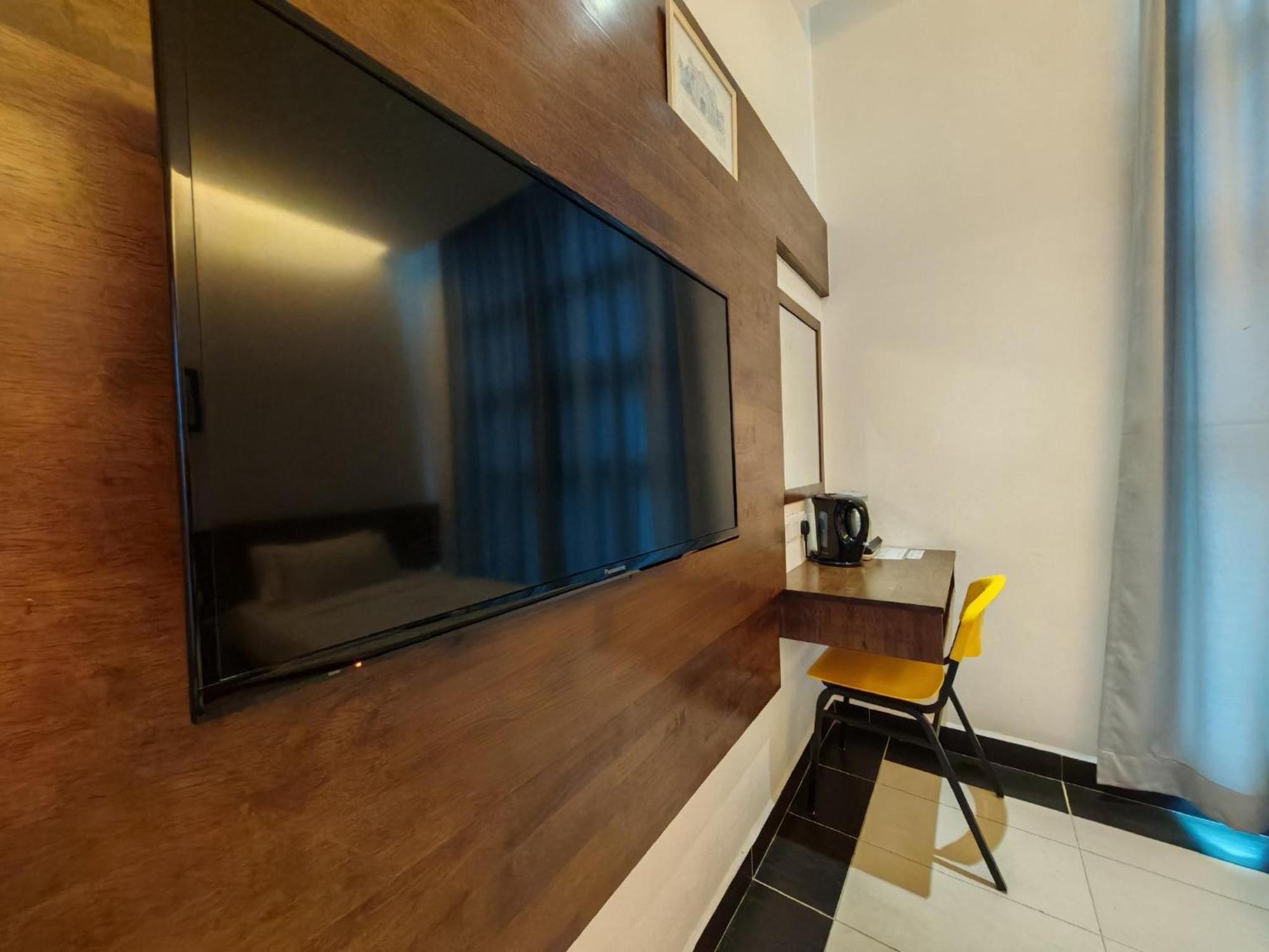 Citrine Hotel Сери Искандар Екстериор снимка