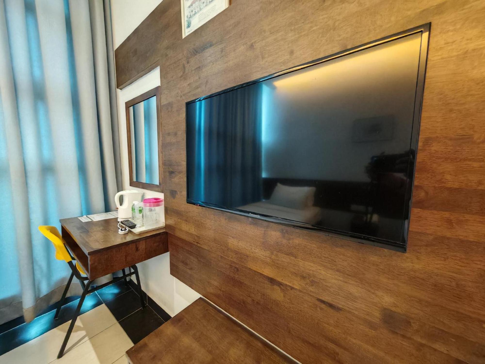 Citrine Hotel Сери Искандар Екстериор снимка