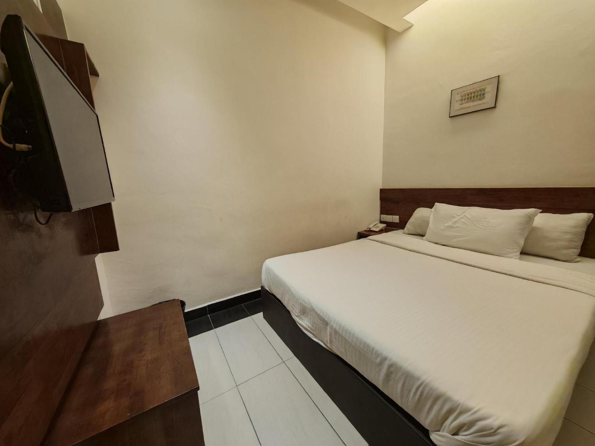 Citrine Hotel Сери Искандар Екстериор снимка