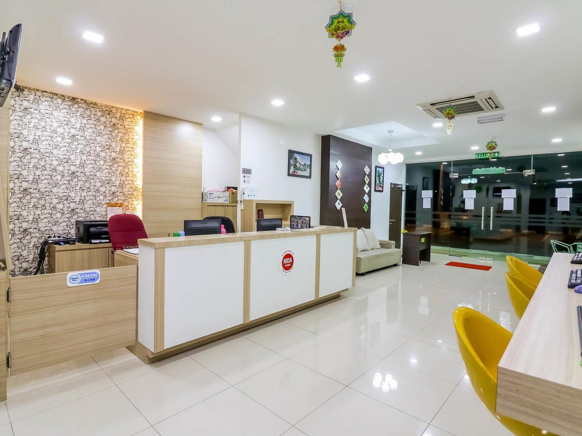 Citrine Hotel Сери Искандар Екстериор снимка